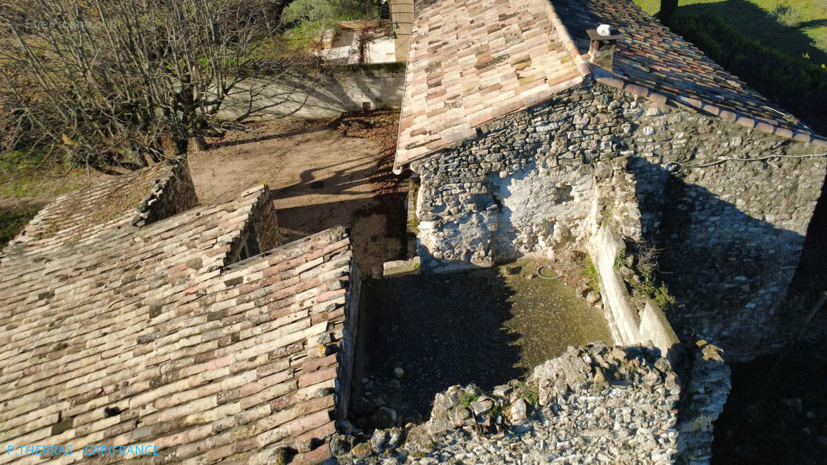 En exclusivité - Authentique bergerie Provençale du XIXème siècle à fort potentiel - photo 9