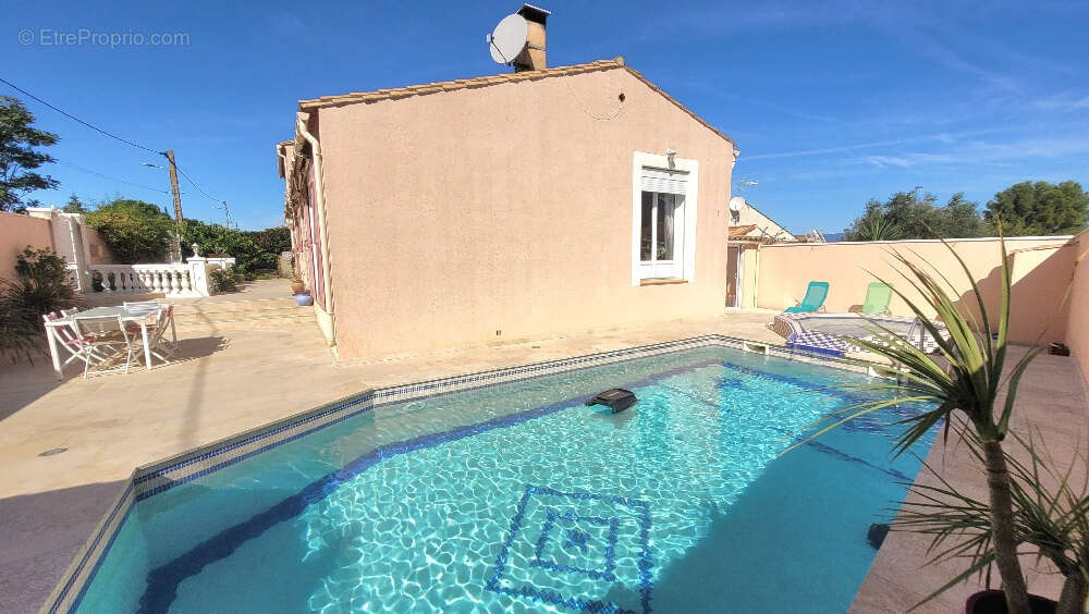 Maison à SAINTE-VALIERE