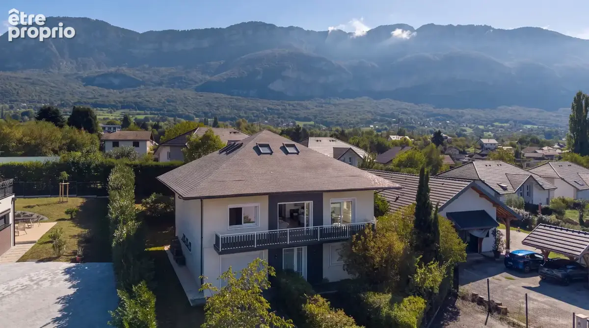 Aix-les-Bains - Maison 250 m2 - Terrain 908 m2 - photo 5