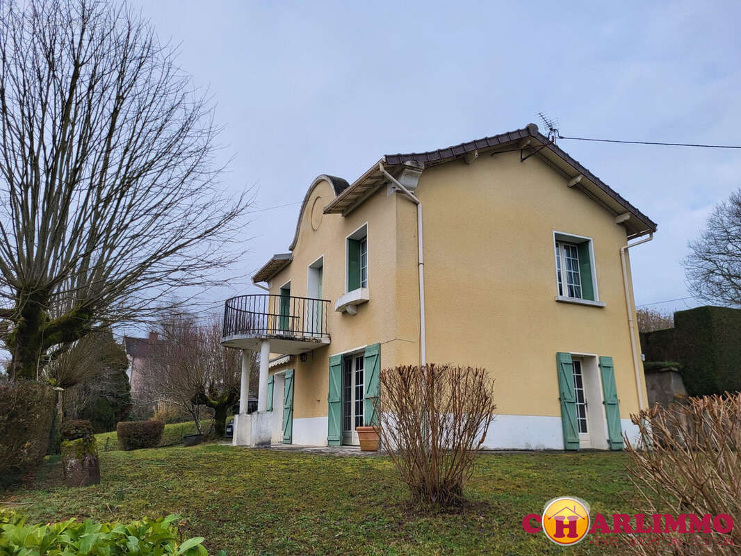 Maison à SAINT-JUNIEN