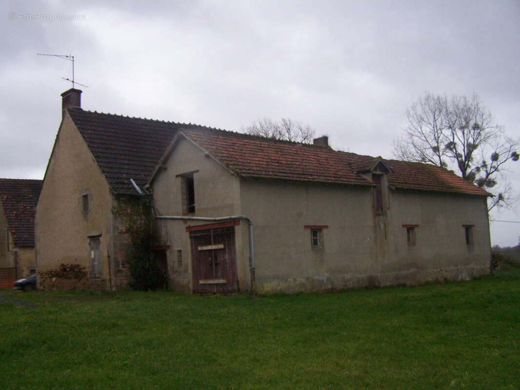 Maison à NOUZERINES
