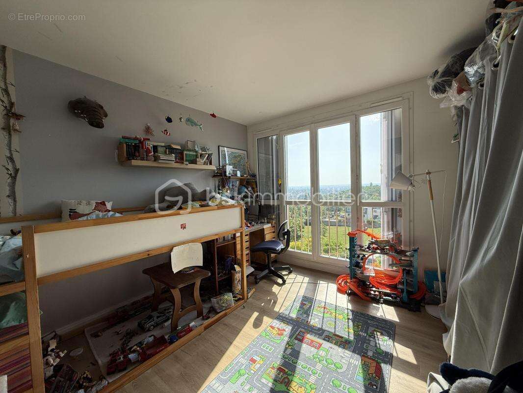 Appartement à NEUILLY-PLAISANCE