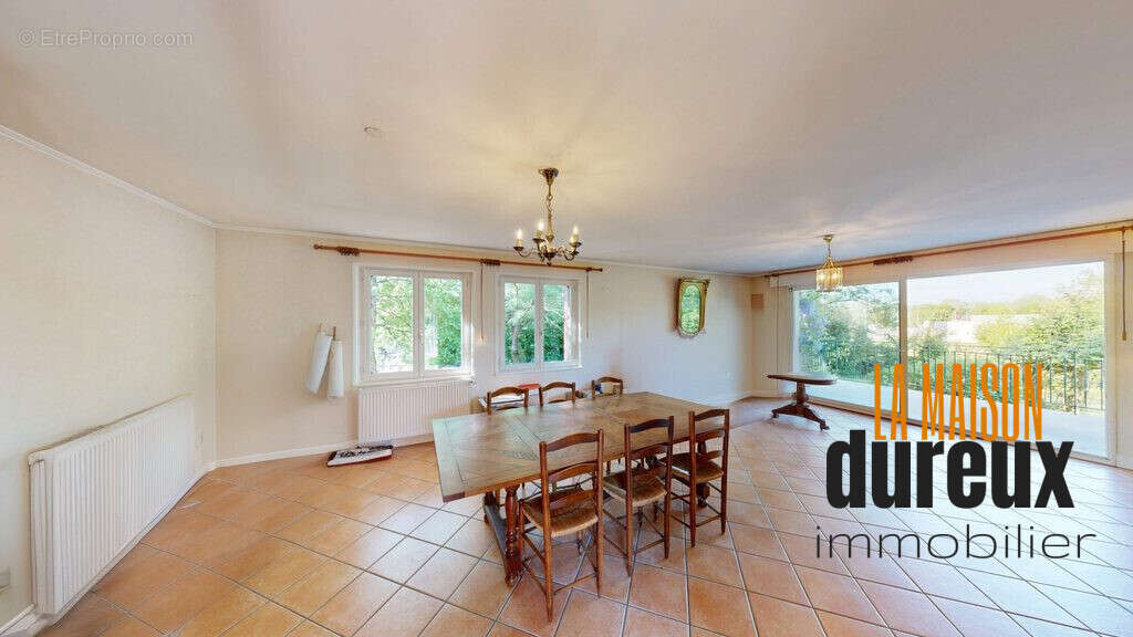 Maison à ARC-LES-GRAY