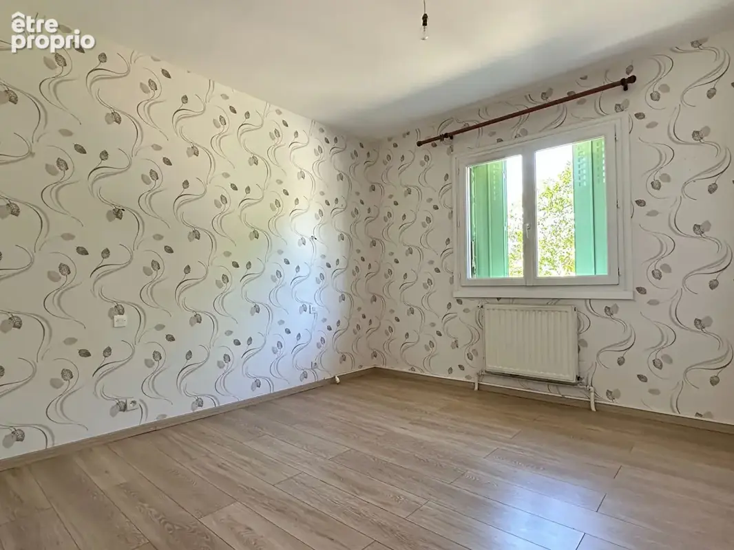 Maison de plain pied 131 m2 avec 1600m2 de jardin à Puymoyen - photo 5