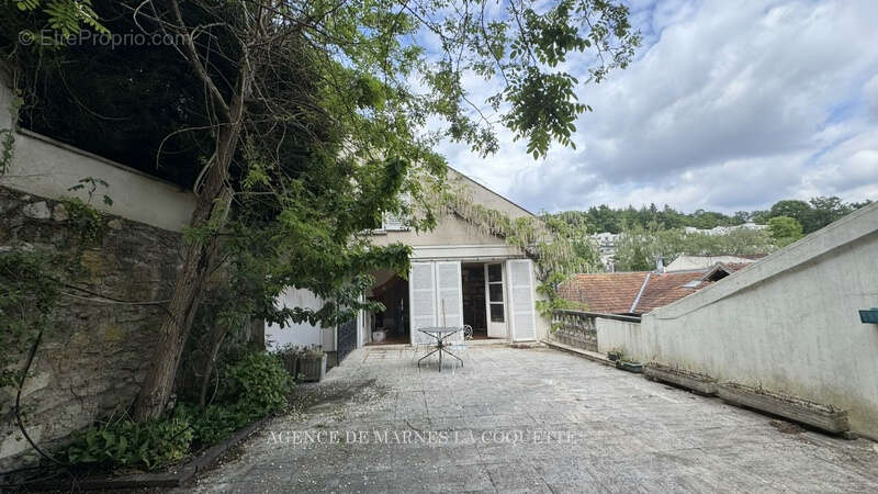 Maison à VILLE-D'AVRAY