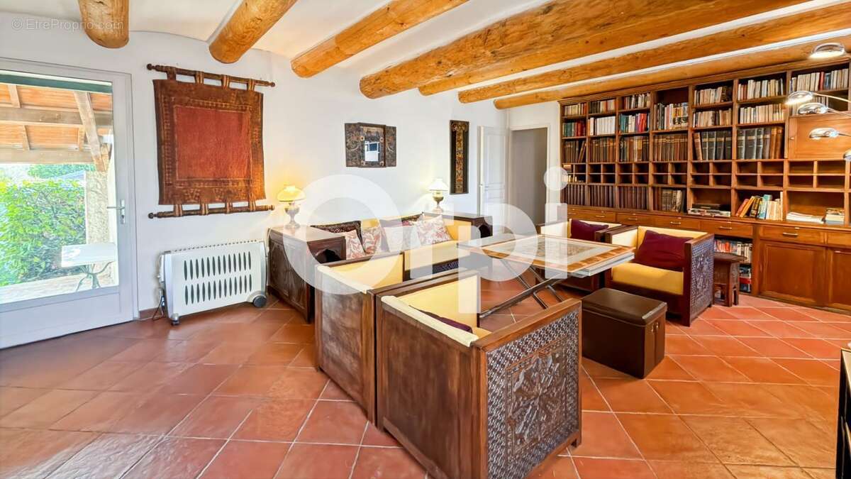 Maison de village avec piscine et 8 chambres - photo 8