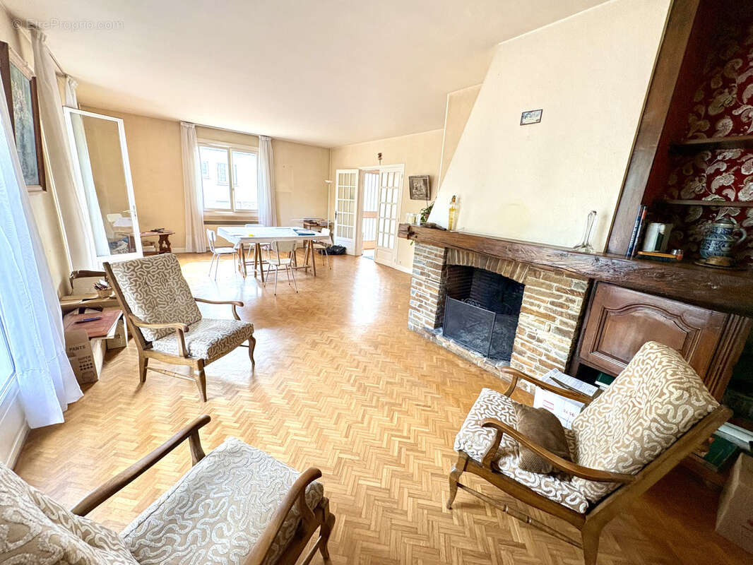 Maison à CHATEAUPONSAC