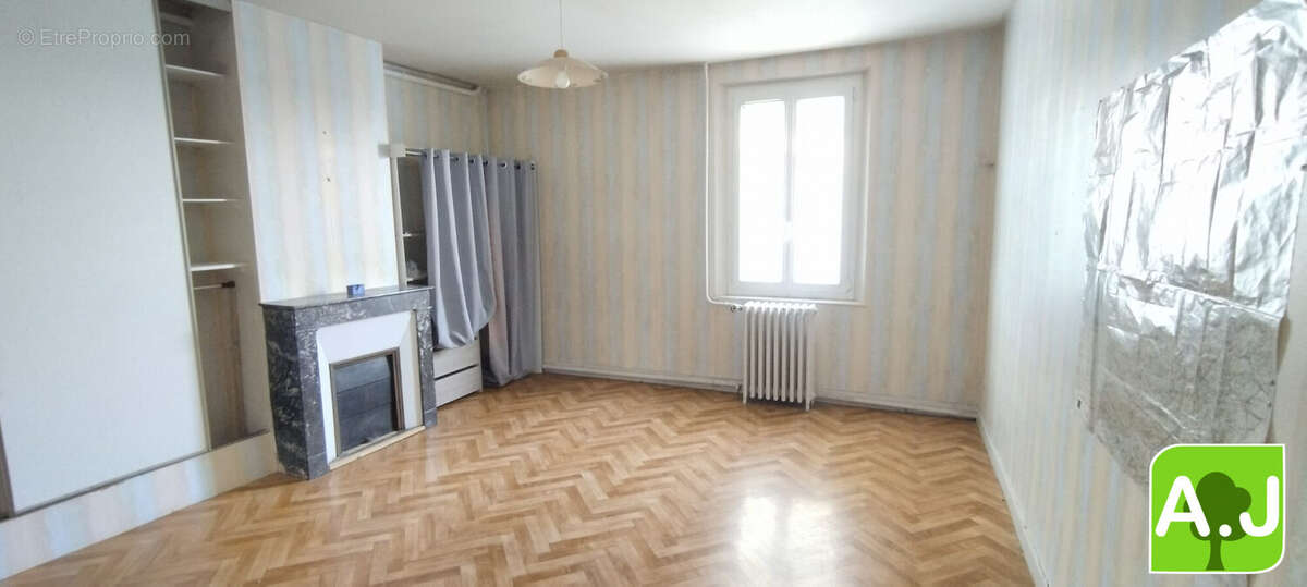 Maison à EZY-SUR-EURE