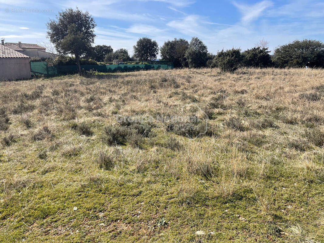Terrain à VINON-SUR-VERDON
