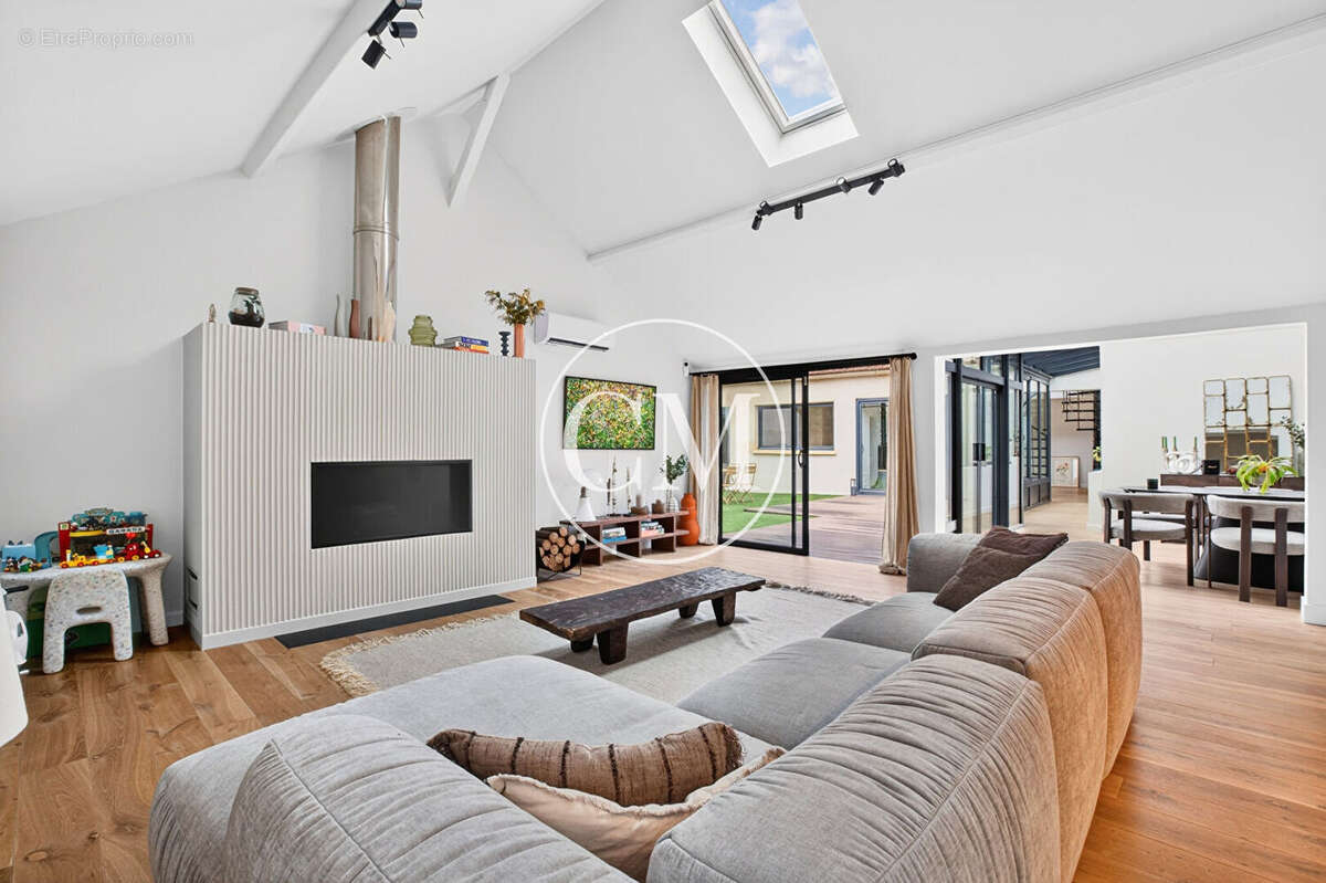 Maison à CRESPIERES