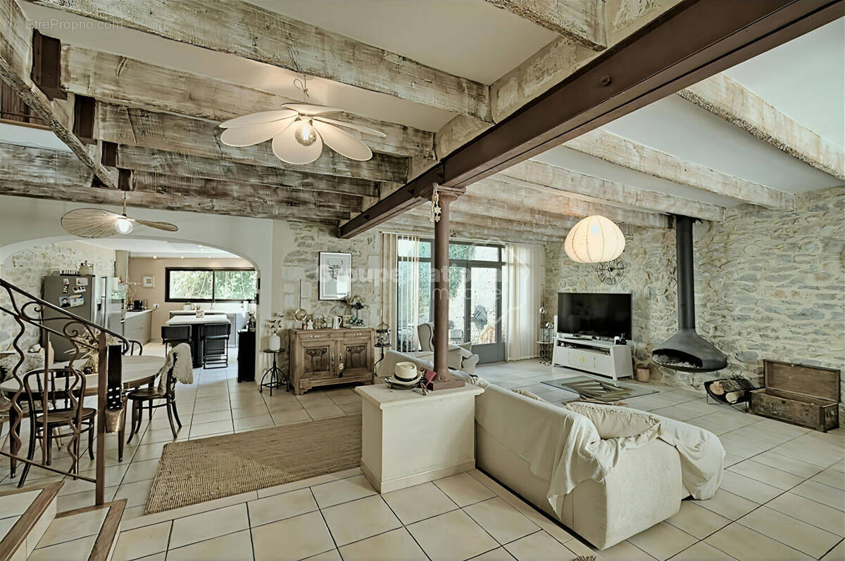 Maison à SAINT-LAURENT-D&#039;AIGOUZE