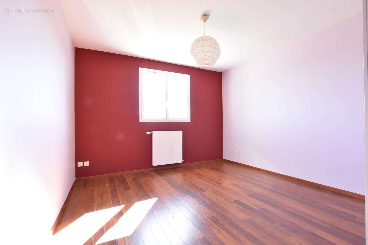 Grande maison familiale avec piscine '- idéale installation rapide cadres mutés - A 20 min de Lyon via A450 - DPE : B - photo 18