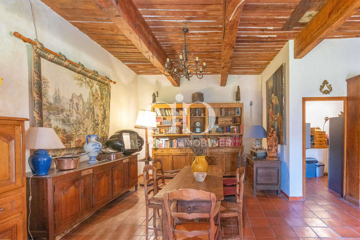 Maison à ROQUEVAIRE