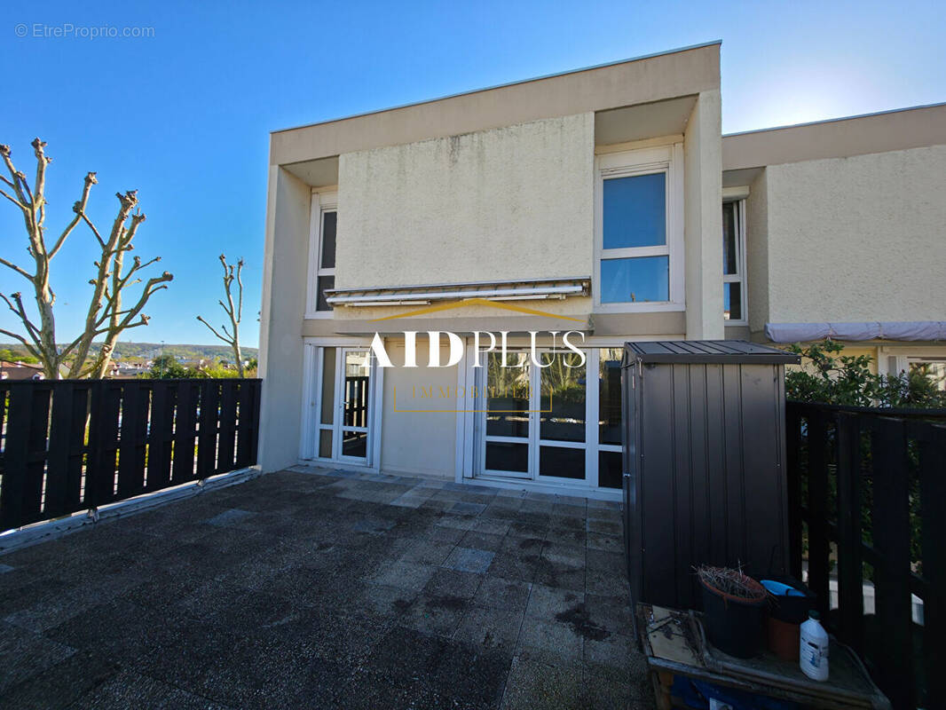 Appartement à TAVERNY