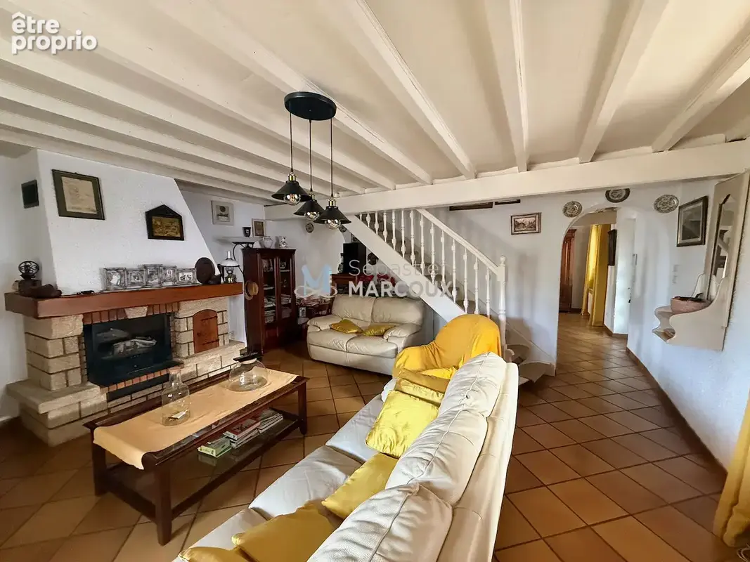 Exclusivité saint romain le puy  corps de ferme 6 pièce(s) 199 m2 - photo 5