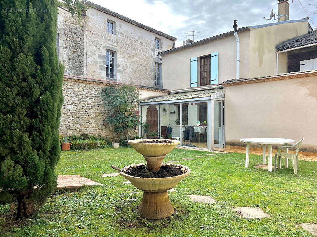 Maison à MONSEGUR