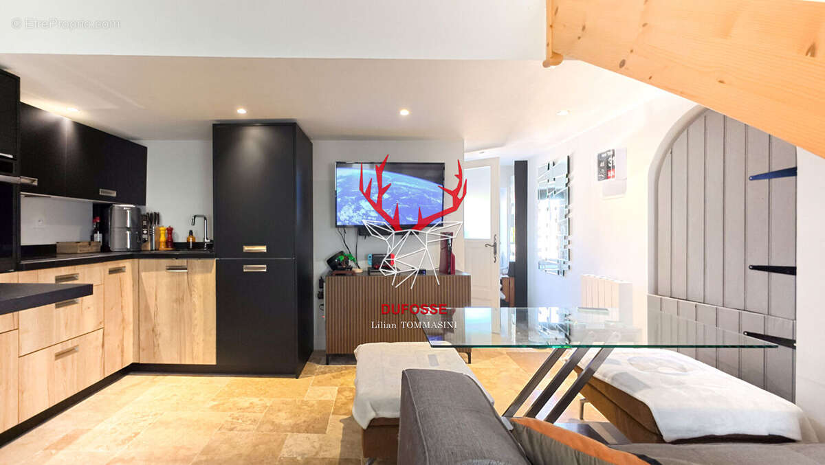 Appartement à LA TOUR-DE-SALVAGNY