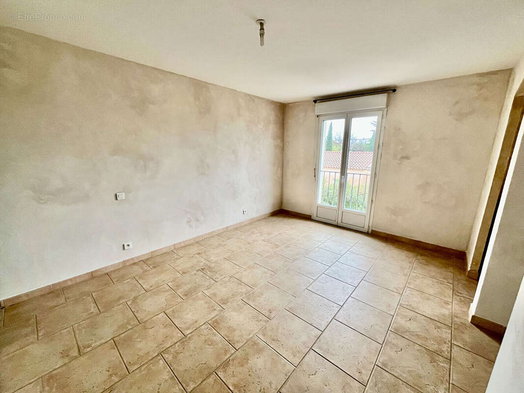 Appartement à L'ISLE-SUR-LA-SORGUE