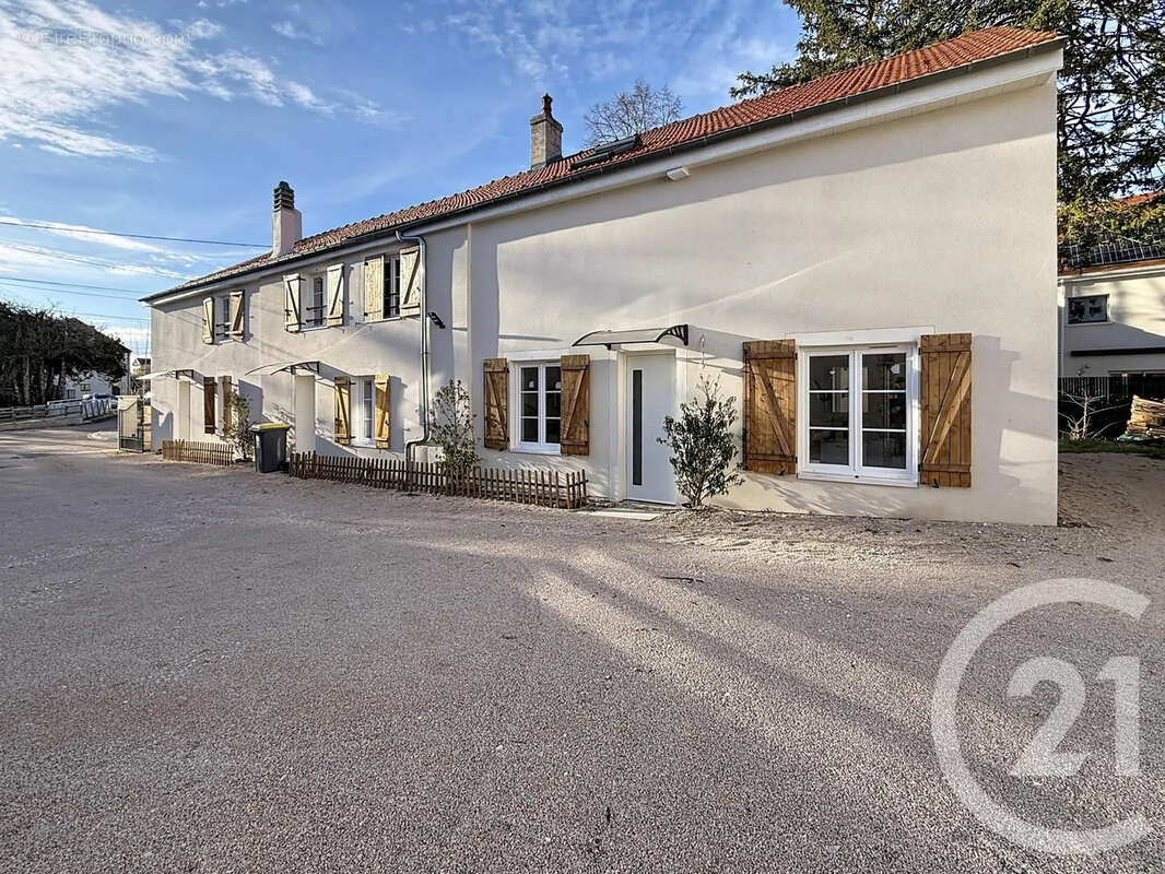 Maison à AISEREY