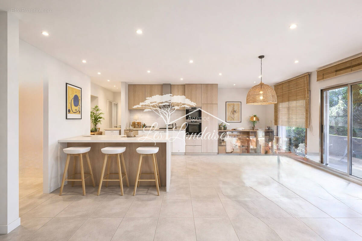 Appartement à LA LONDE-LES-MAURES