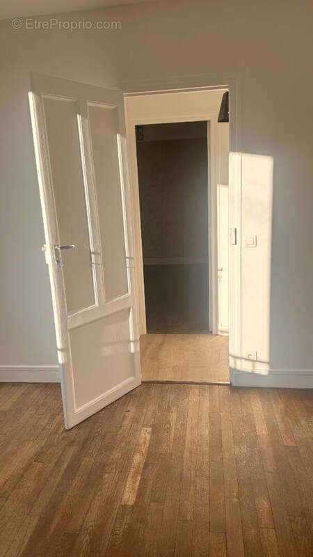 Appartement à LES LILAS