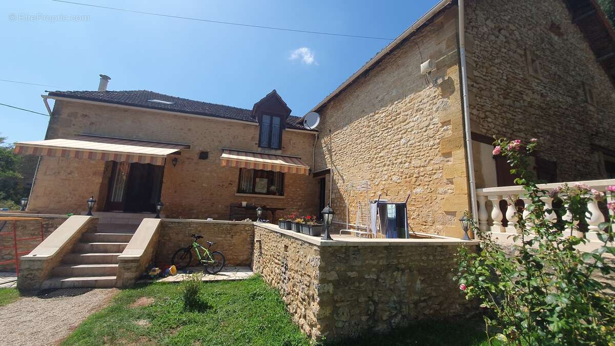 Maison 400 m² à Meyrals  - photo 26