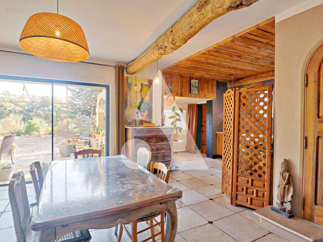 Maison à PEYPIN-D&#039;AIGUES