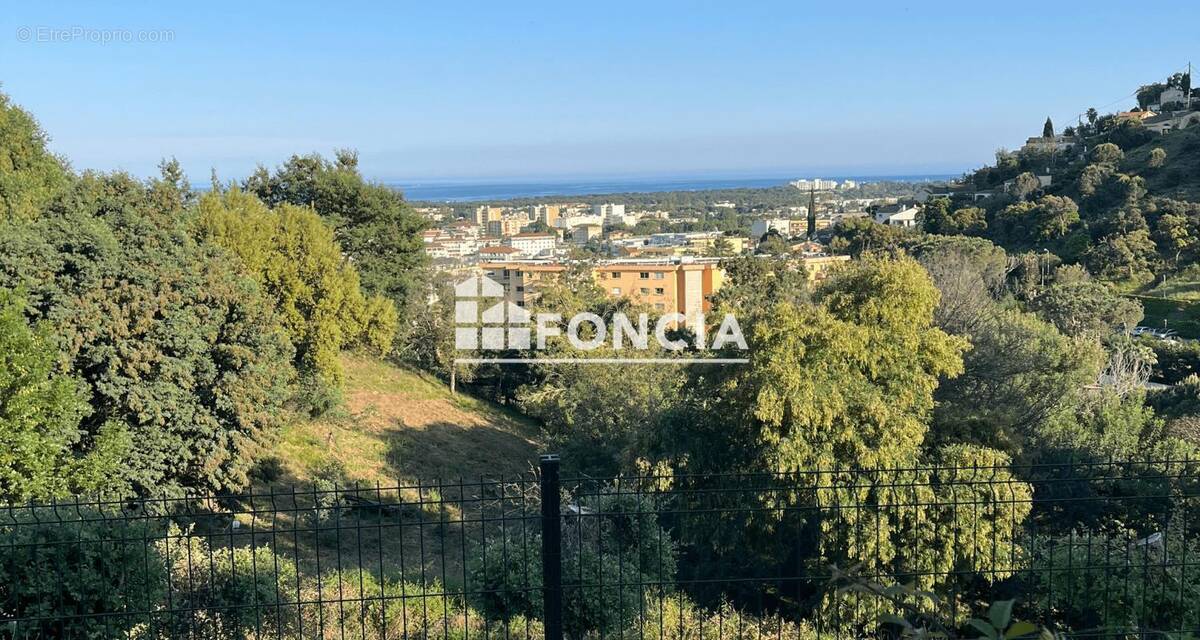 Appartement à MANDELIEU-LA-NAPOULE