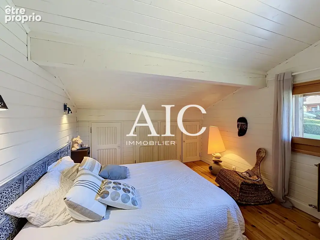 Chalet de caractère avec piscine et vue panoramique sur le Mont-Blanc - photo 12