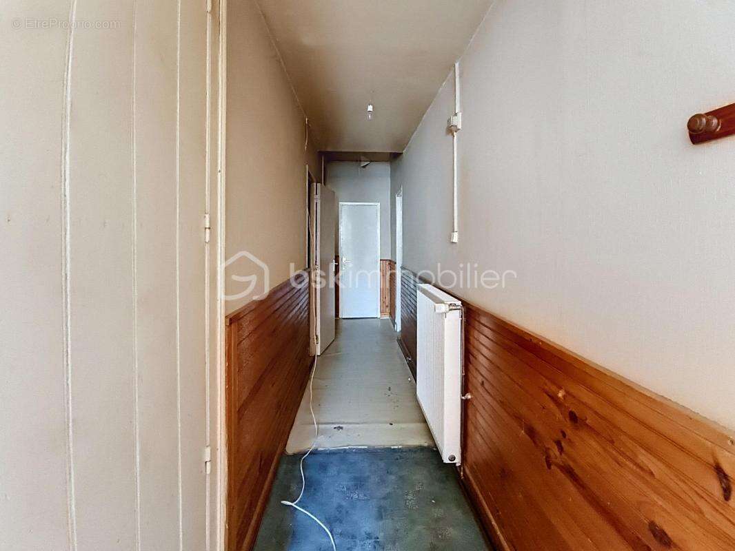 Maison a renover en deux parties avec terrain - photo 17