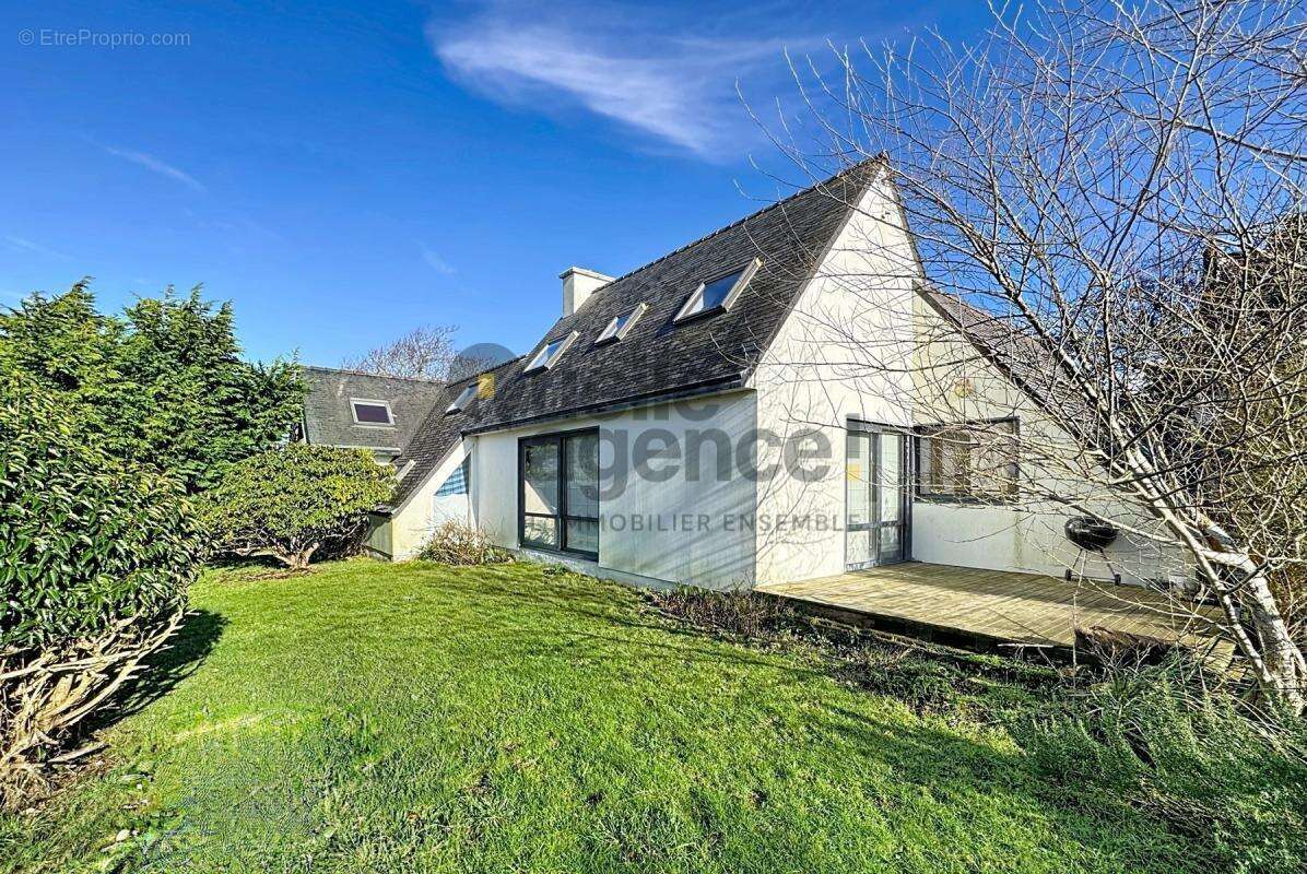 Maison à PLOUGUERNEAU