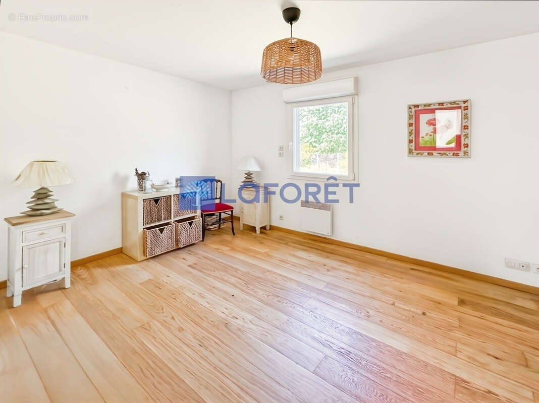 Maison à LA CHAPELLE-AUX-NAUX