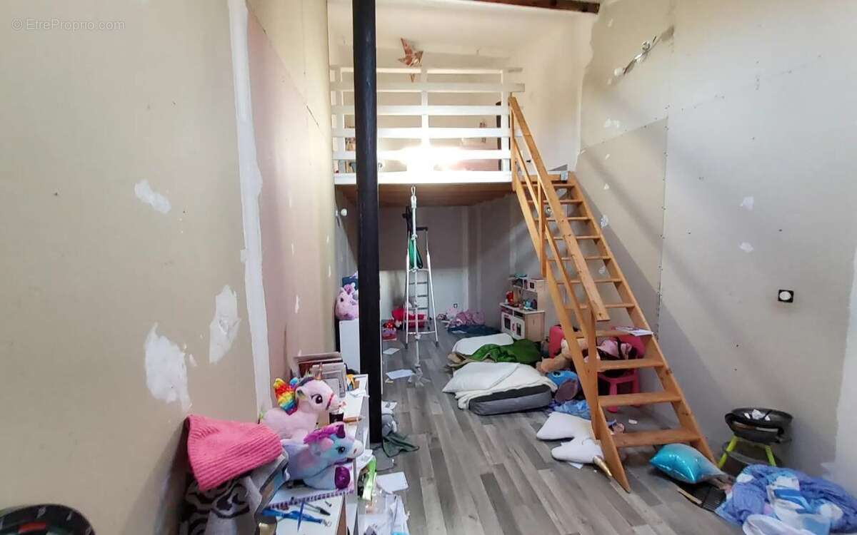 Maison à SAINT-BRES