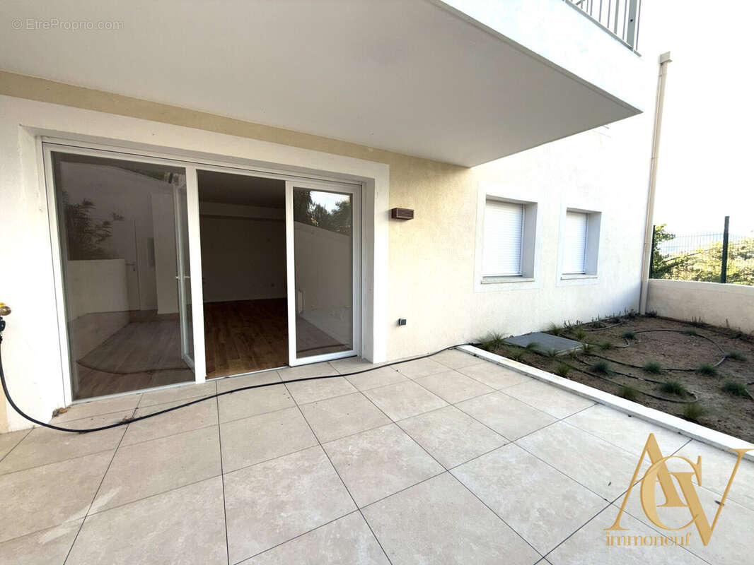 Superbe T3 avec Terrasse et Jardin à Cogolin 5 - Appartement à COGOLIN