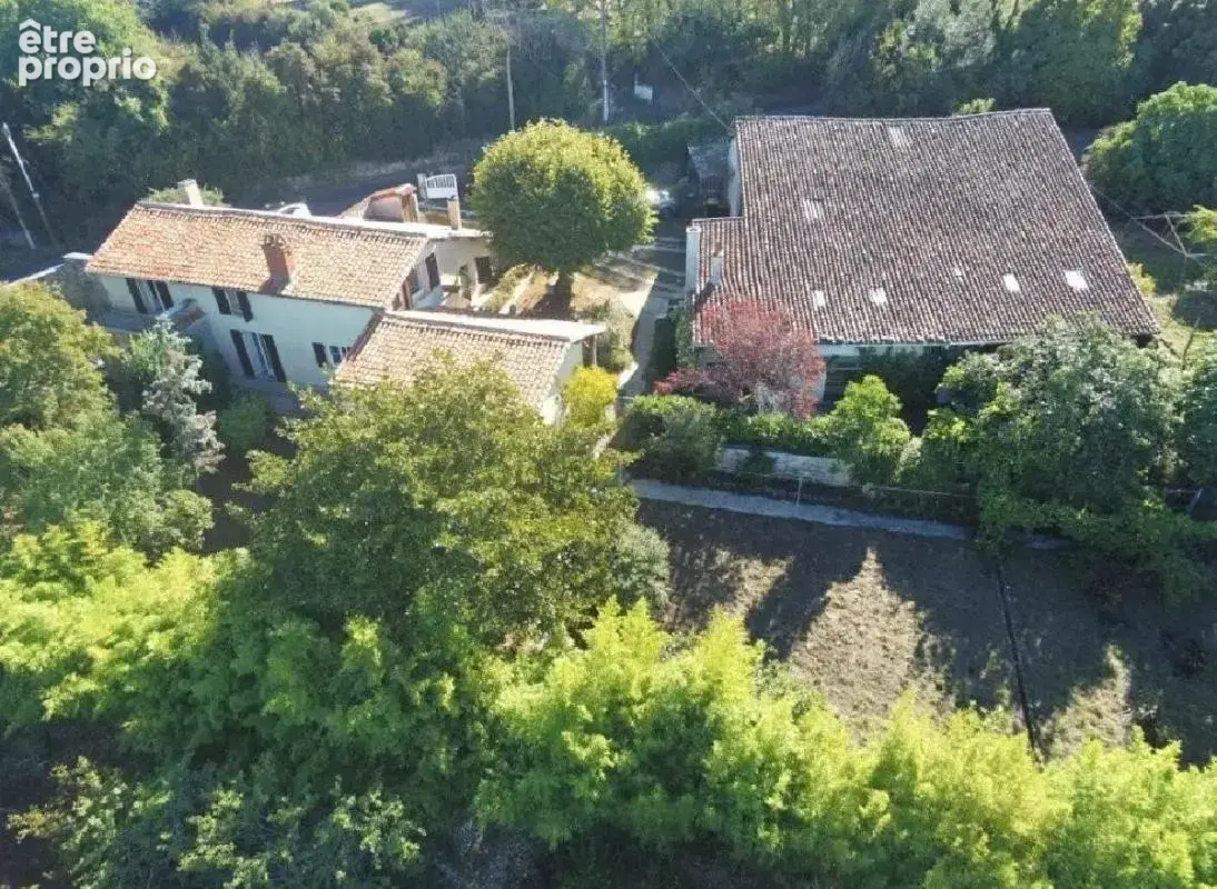 Maison 8 pièces 172 m² à vendre à Ruffec (16700) - photo 4