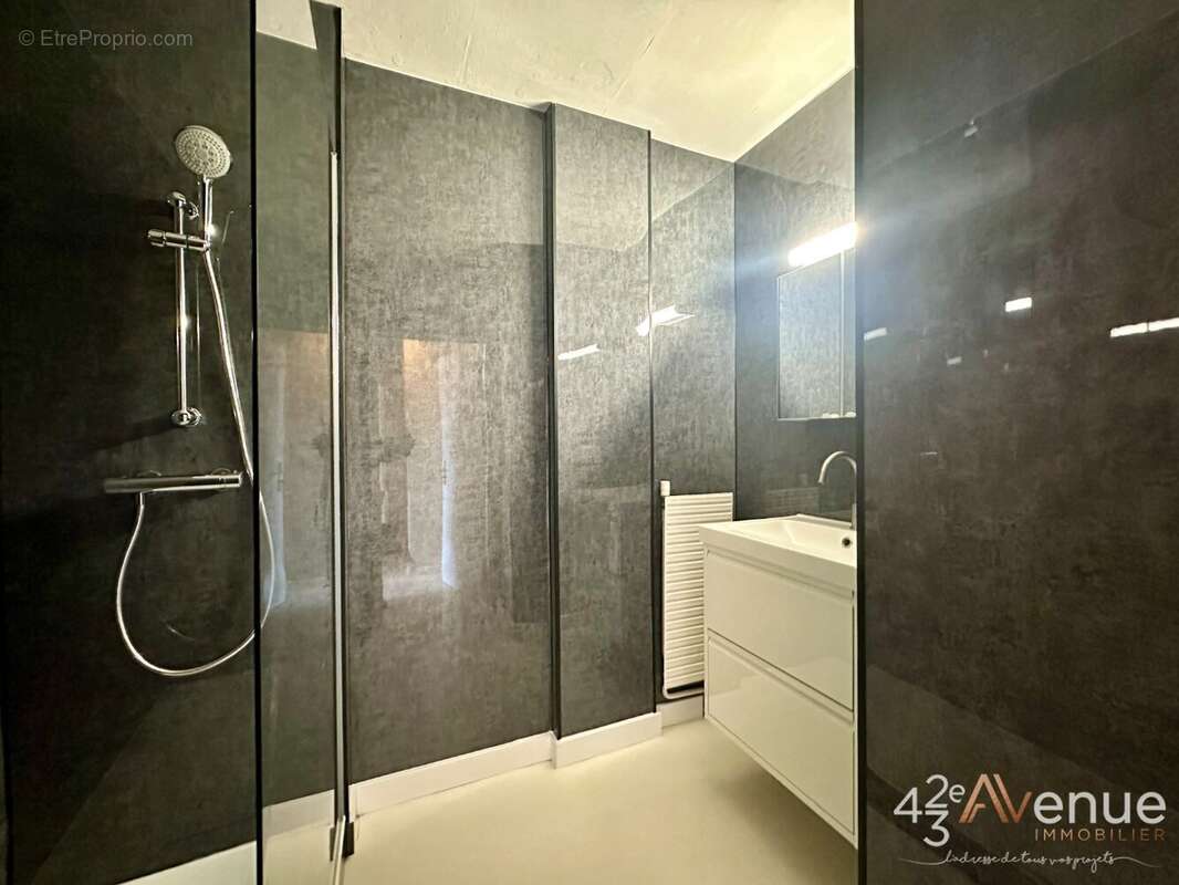 Appartement 67 m² à Saint-Etienne  - photo 9