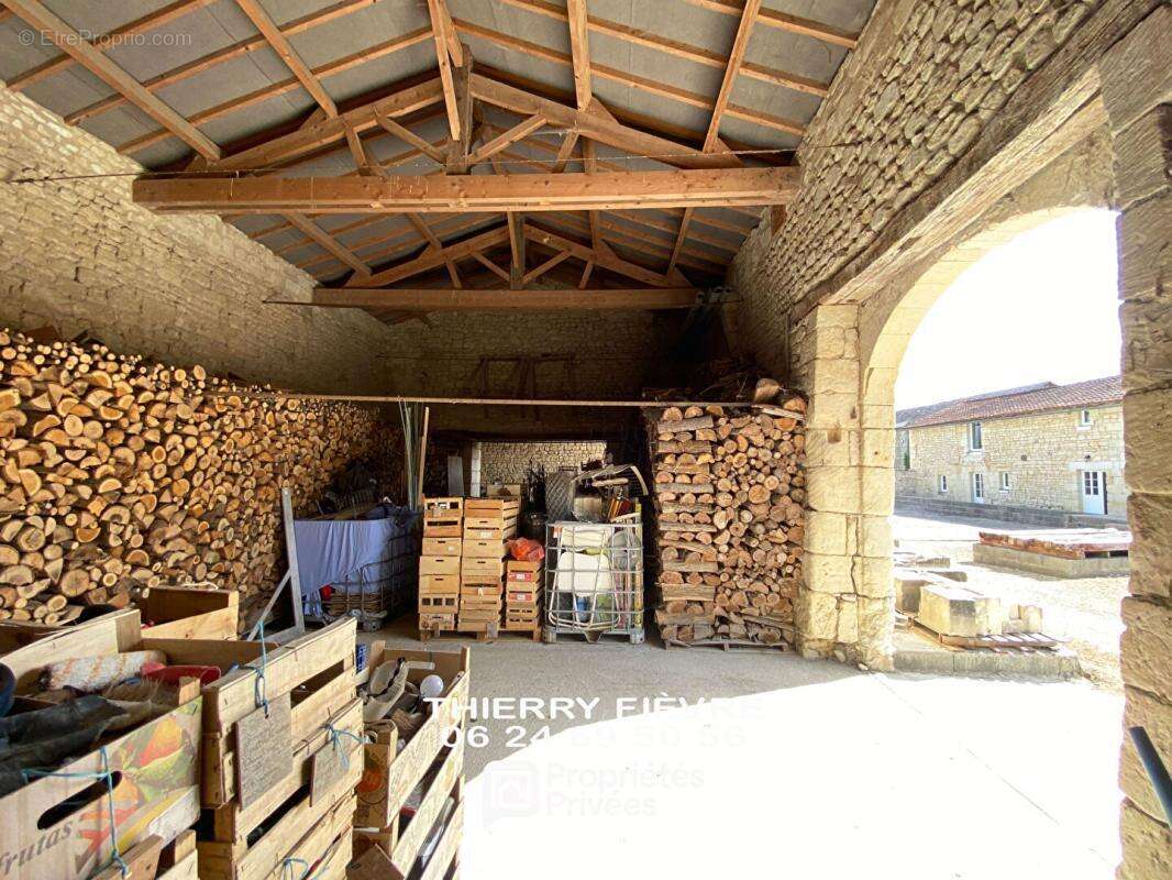 À vendre 86200 Glénouze Maison de 10 pièces 312 m2 avec gîte indépendant, dépendance, terrain, bois et caves - photo 14