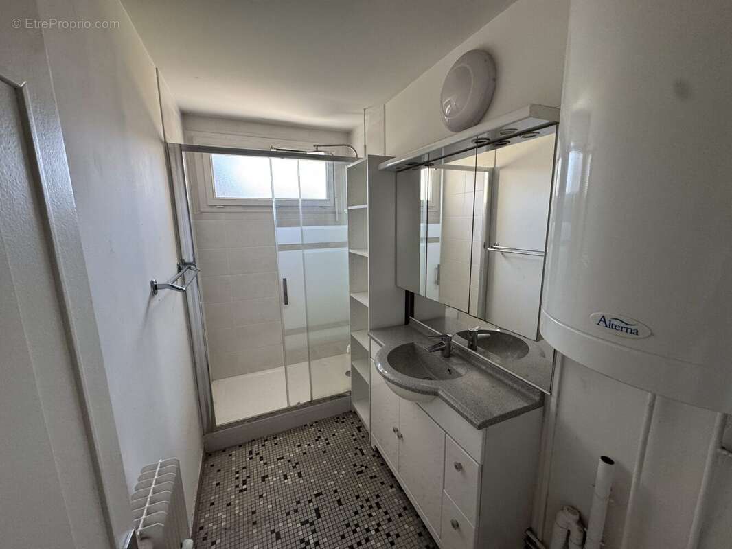 Appartement à LES CLAYES-SOUS-BOIS