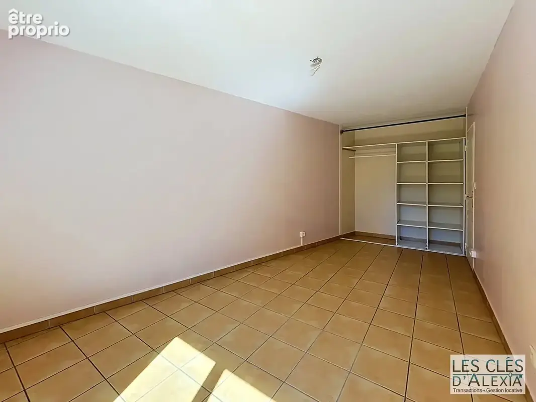 VAULX-EN-VELIN – T4 de 89,33 m² avec terrasse, jardin privatif et garage double en sus - photo 6
