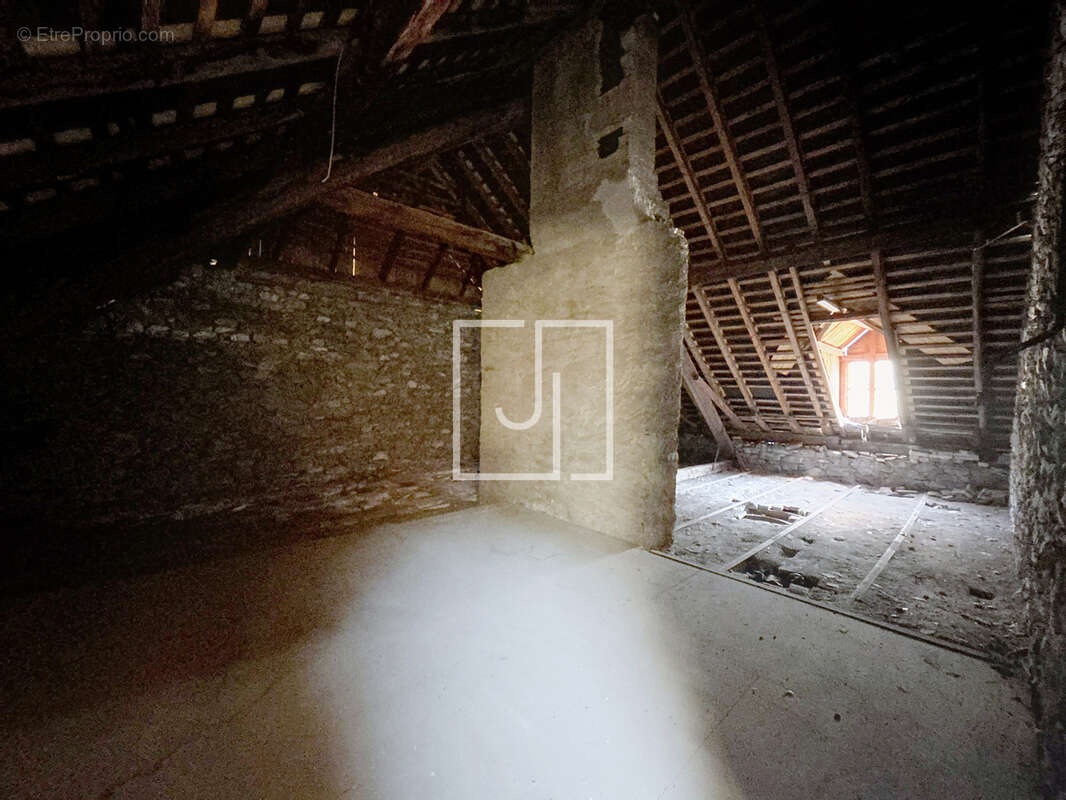 Appartement à LA CONDAMINE-CHATELARD