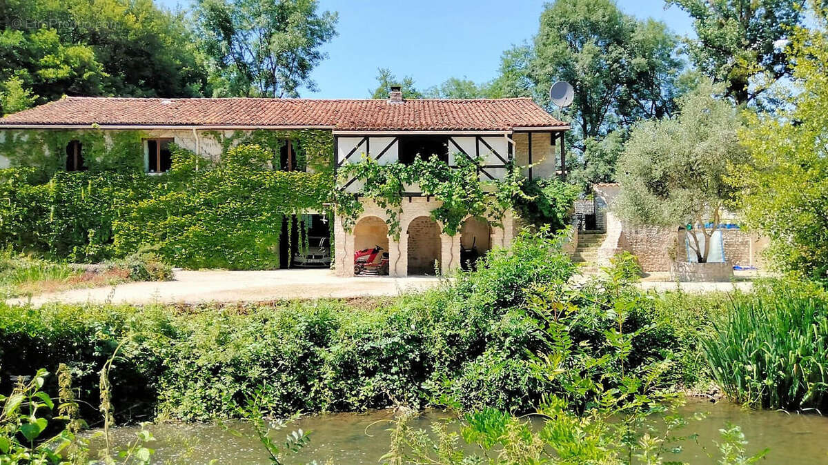OVERVIEW - Maison à SAINT-CIERS-SUR-BONNIEURE