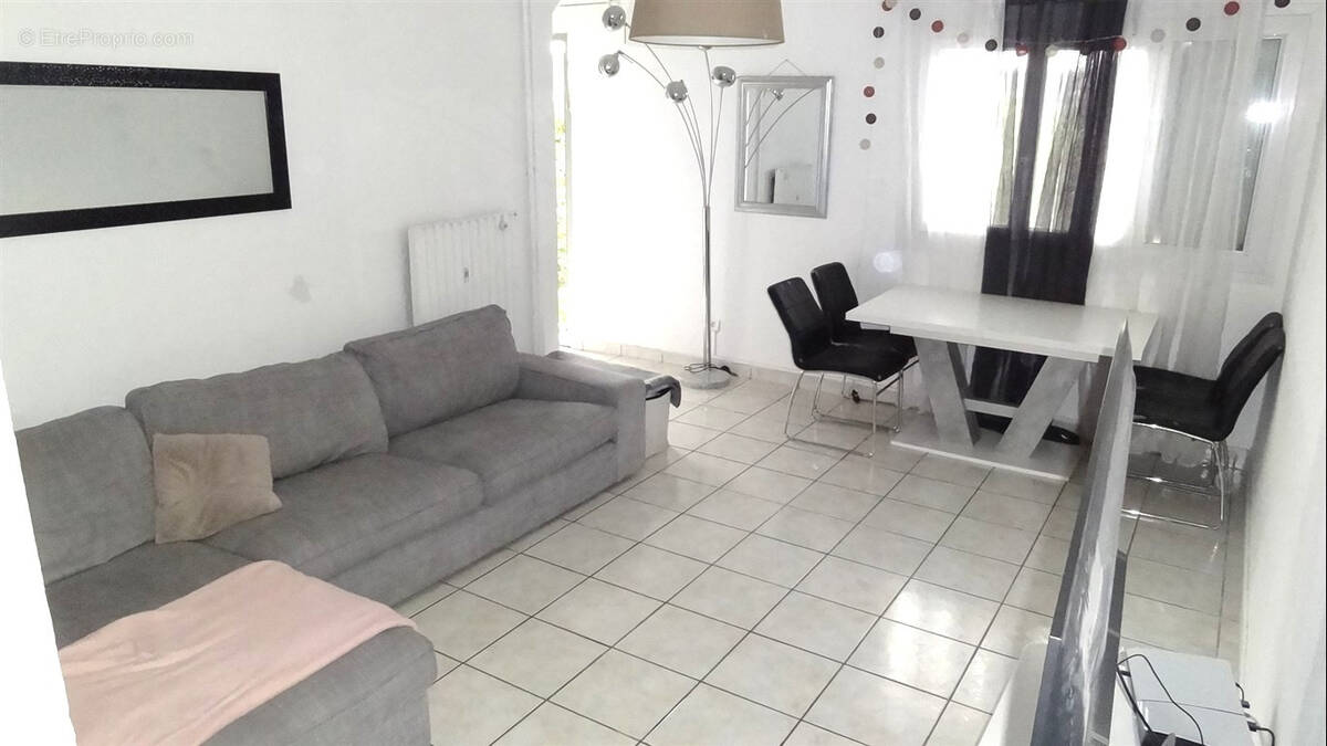 Appartement à HYERES