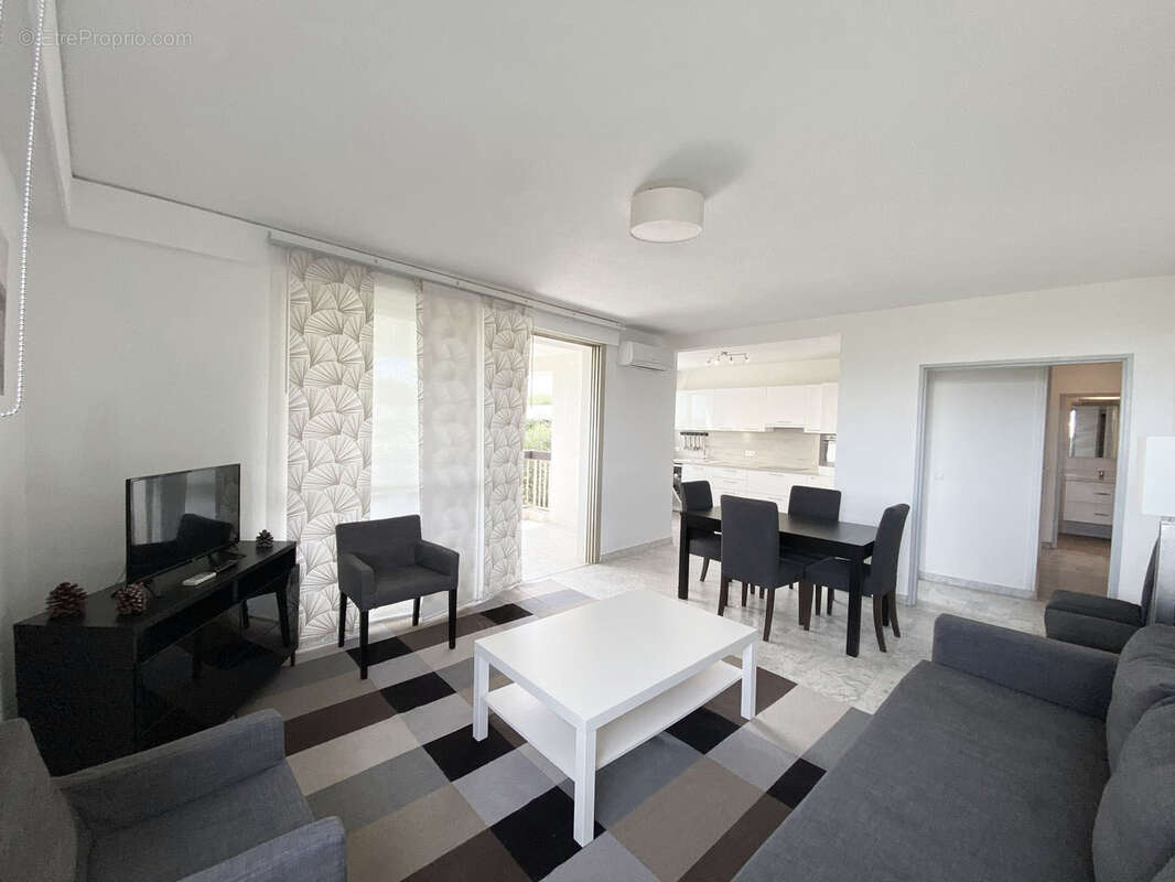 Appartement à MANDELIEU-LA-NAPOULE