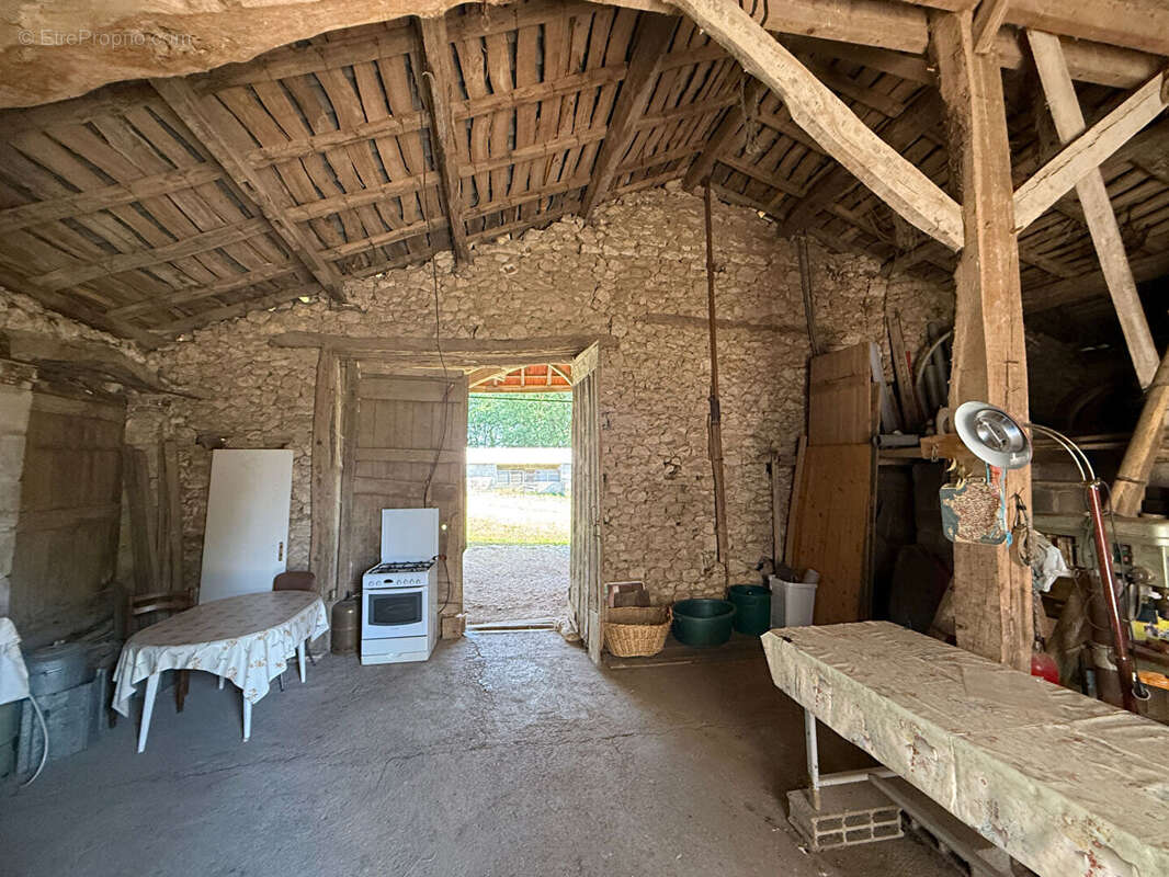 Maison en pierre avec dépendances, calme et nature - photo 18