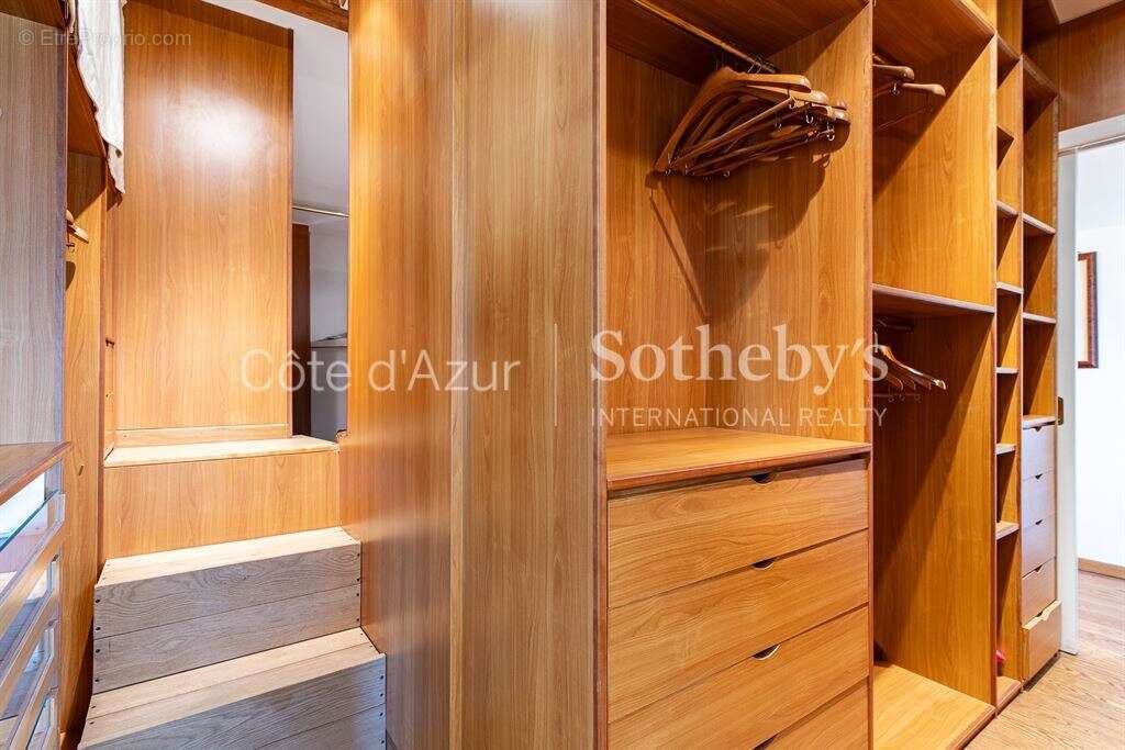 Appartement à ROQUEBRUNE-CAP-MARTIN