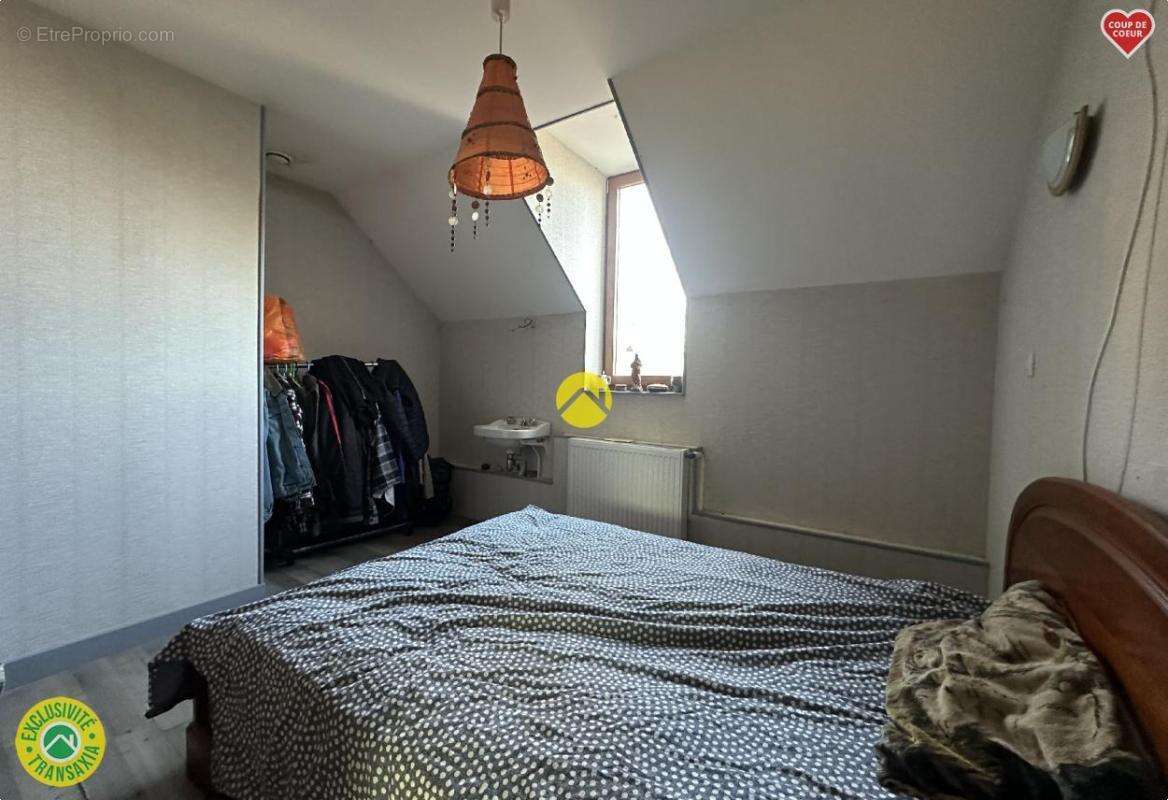 Maison à LA GUERCHE-SUR-L'AUBOIS