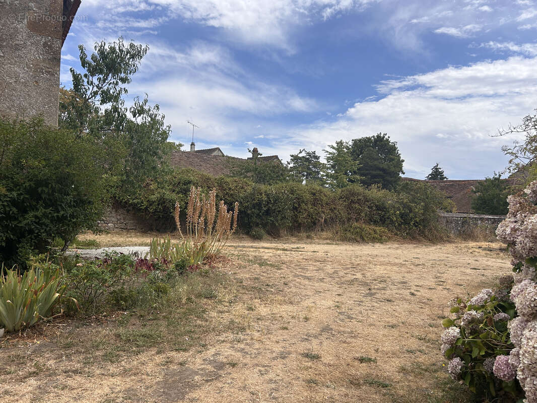 A VENDRE - Maison 5 pièces avec jardin et dépendances à Prissac - photo 22