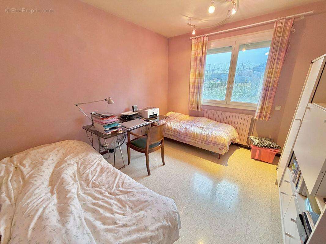 Cahors 46000 Maison 4 chambres sur 500 m² de terrain proche centre ville - photo 13