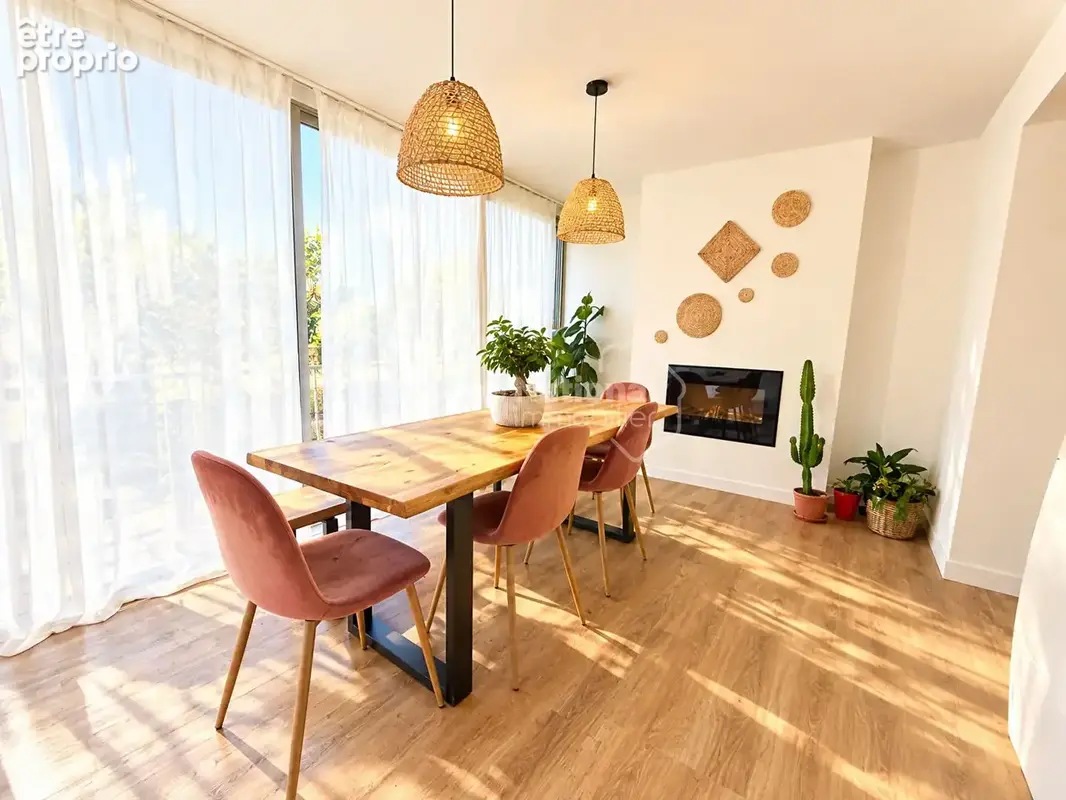 Magnifique maison entièrement rénovée avec extérieur et grand garage ! - photo 3