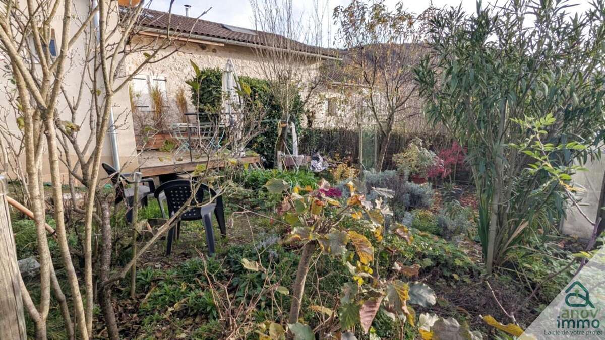 Maison à SAINT-ETIENNE-DE-CROSSEY